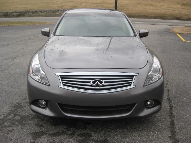 Infiniti G37 2011 photo 1