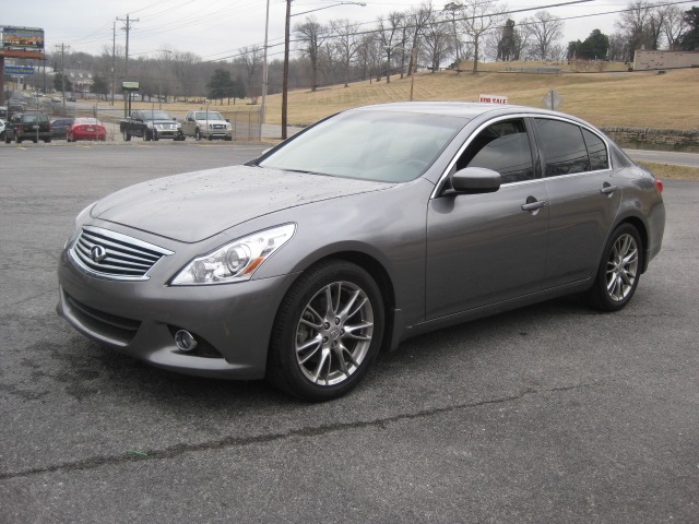 Infiniti G37 2011 photo 4