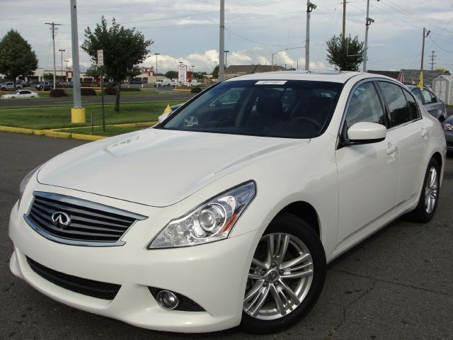 Infiniti G37 2011 photo 1