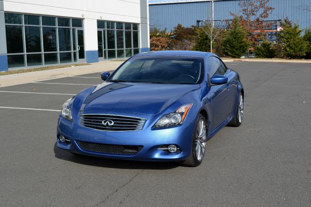 Infiniti G37 2011 photo 4