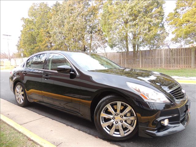 Infiniti G37 2011 photo 2
