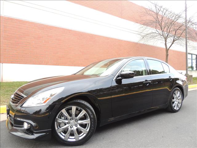 Infiniti G37 2011 photo 4