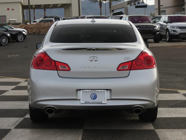 Infiniti G37 2012 photo 4