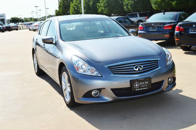Infiniti G37 2012 photo 3
