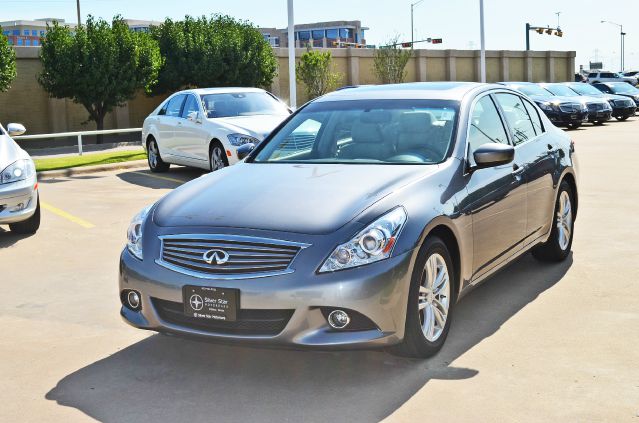 Infiniti G37 2012 photo 4