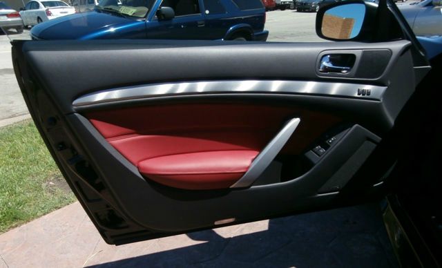 Infiniti G37 2012 photo 3