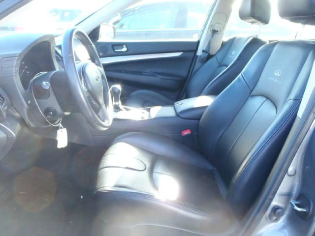Infiniti G37 2012 photo 1