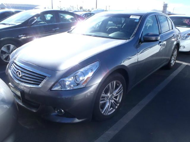 Infiniti G37 2012 photo 4