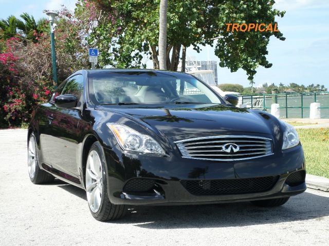 Infiniti G37 Coupe 2009 photo 2