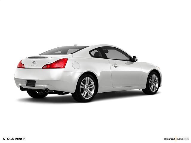 Infiniti G37 Coupe 2010 photo 2