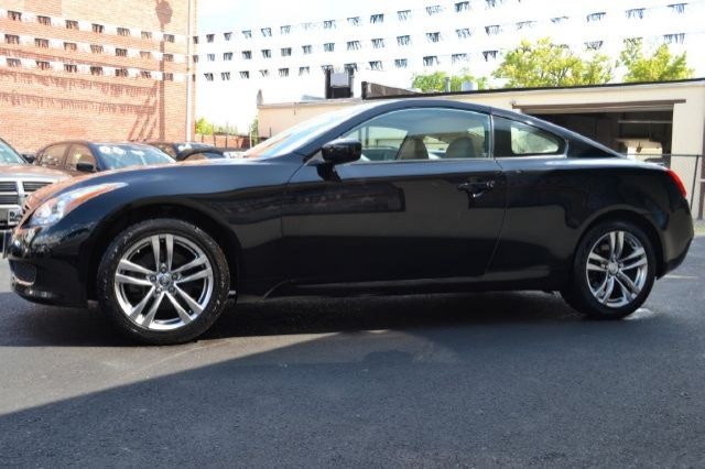 Infiniti G37x 2009 photo 3