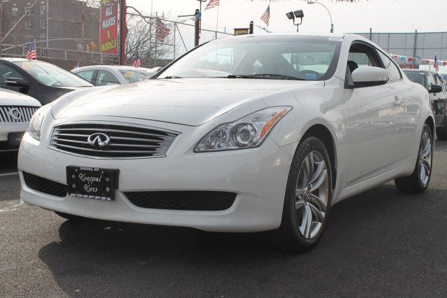 Infiniti G37x 2009 photo 2