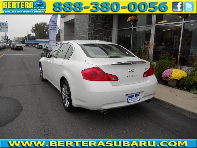 Infiniti G37x 2009 photo 3