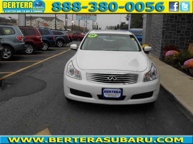 Infiniti G37x 2009 photo 4