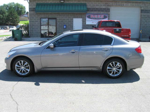 Infiniti G37x 2009 photo 4