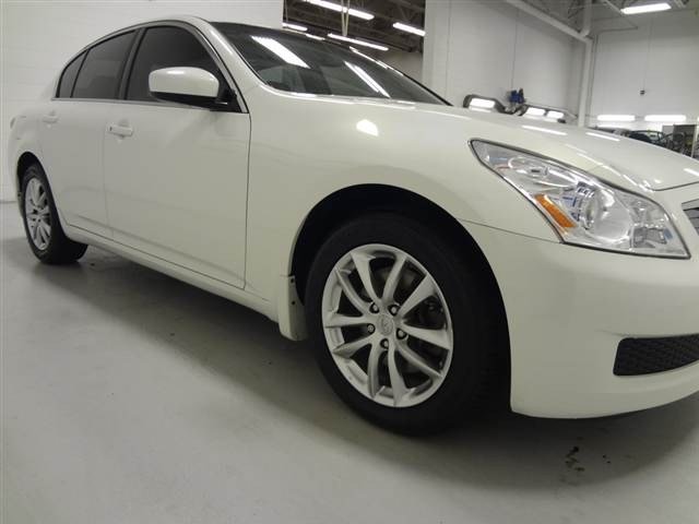 Infiniti G37x 2009 photo 2