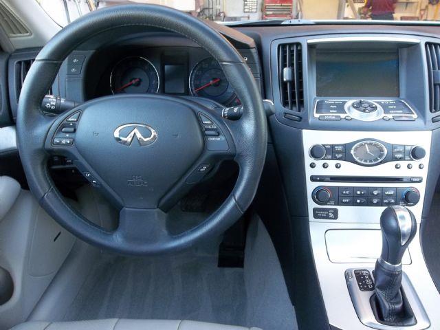 Infiniti G37x 2009 photo 12