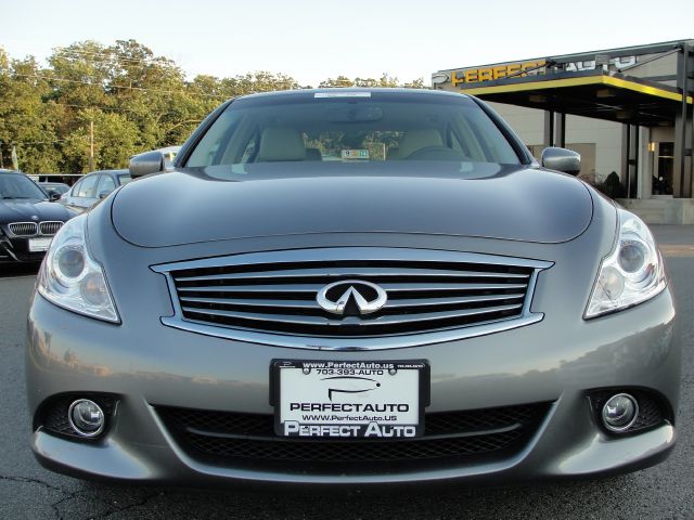 Infiniti G37x 2010 photo 1