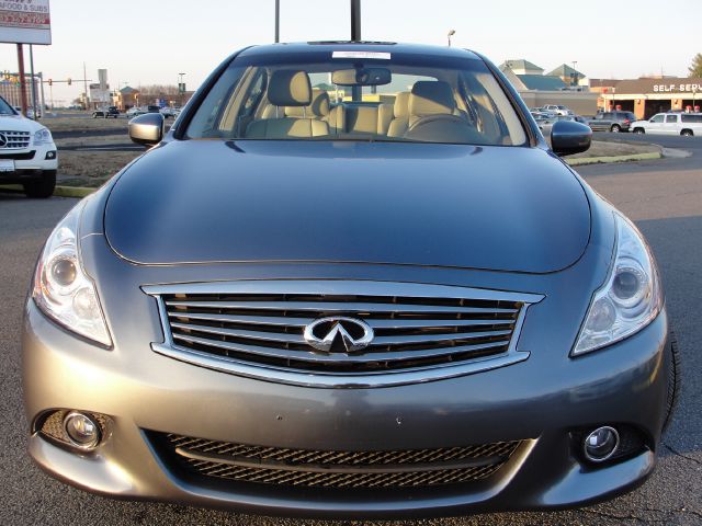 Infiniti G37x 2010 photo 1