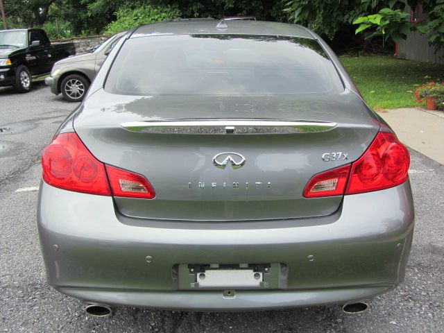 Infiniti G37x S Cabriolet 2D Sedan