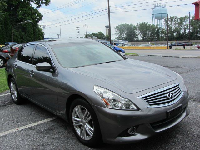 Infiniti G37x 2010 photo 4