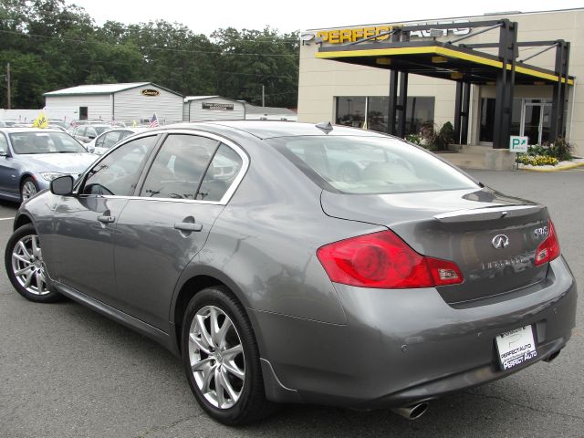Infiniti G37x 2010 photo 4