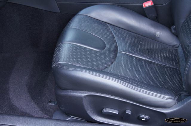 Infiniti G37x S Cabriolet 2D Coupe