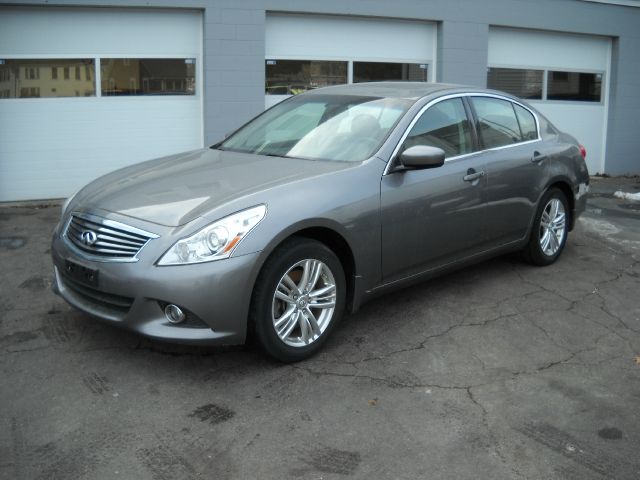 Infiniti G37x 2010 photo 3