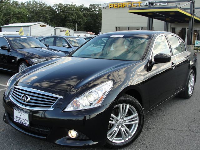 Infiniti G37x 2010 photo 2