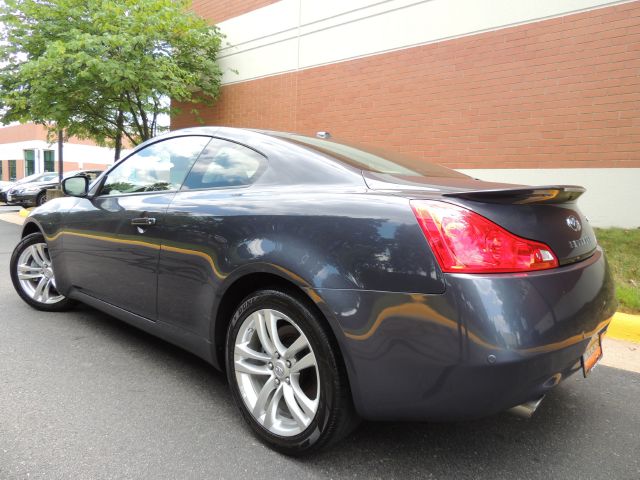 Infiniti G37x S Cabriolet 2D Coupe
