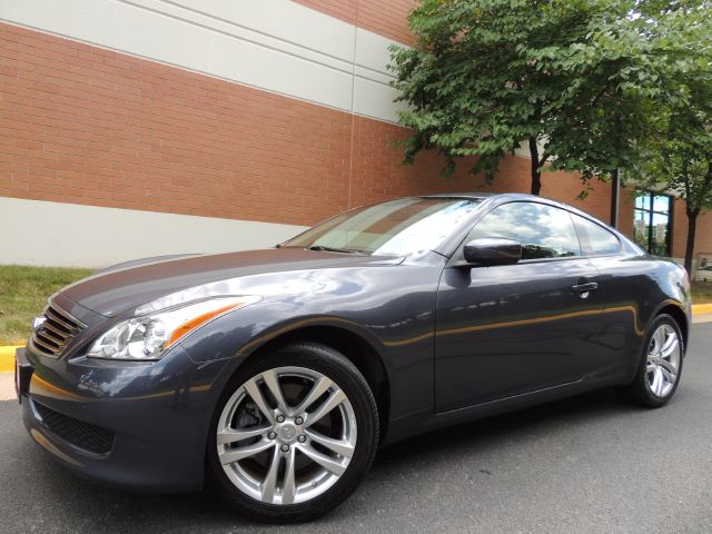 Infiniti G37x 2010 photo 1