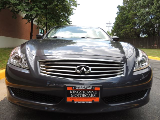 Infiniti G37x 2010 photo 3