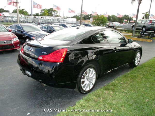 Infiniti G37x 2011 photo 1