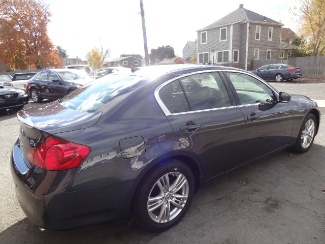 Infiniti G37x 2011 photo 1
