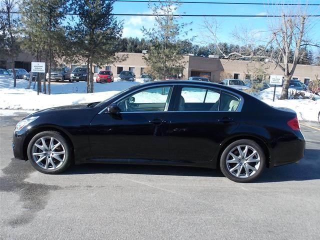 Infiniti G37x 2011 photo 3