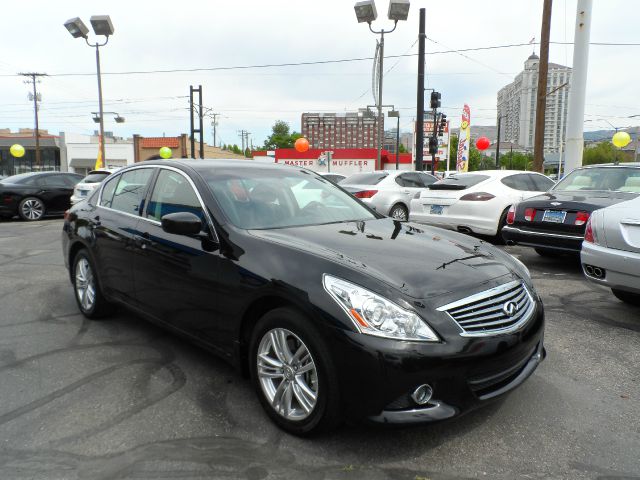 Infiniti G37x 2011 photo 3