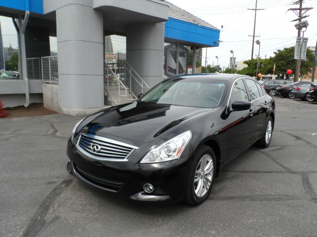 Infiniti G37x 2011 photo 4