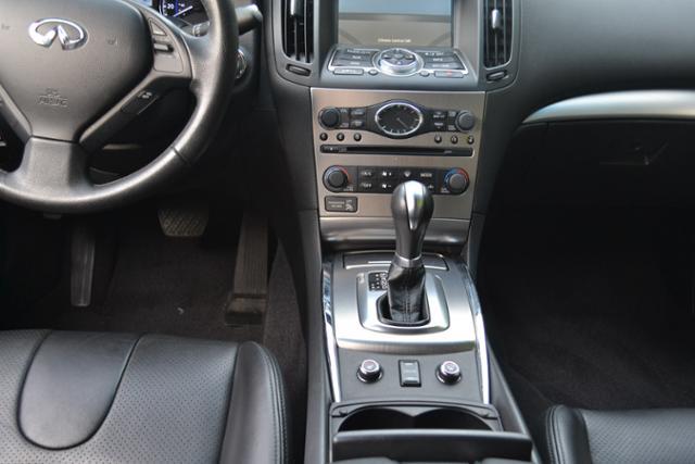 Infiniti G37x 2011 photo 12