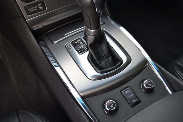 Infiniti G37x 2011 photo 15