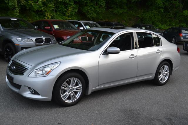 Infiniti G37x 2011 photo 19
