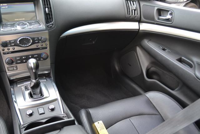 Infiniti G37x 2011 photo 5