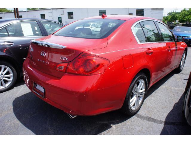 Infiniti G37x 2012 photo 1