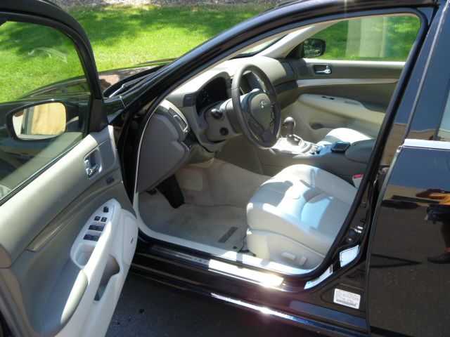 Infiniti G37x 2012 photo 1