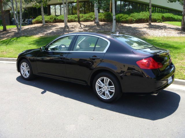 Infiniti G37x 2012 photo 4