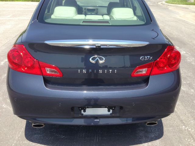 Infiniti G37x 2013 photo 4