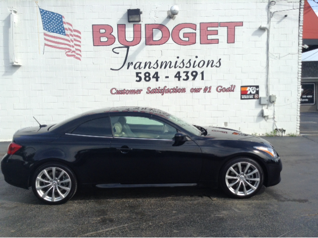 Infiniti G Convertible 2010 photo 2