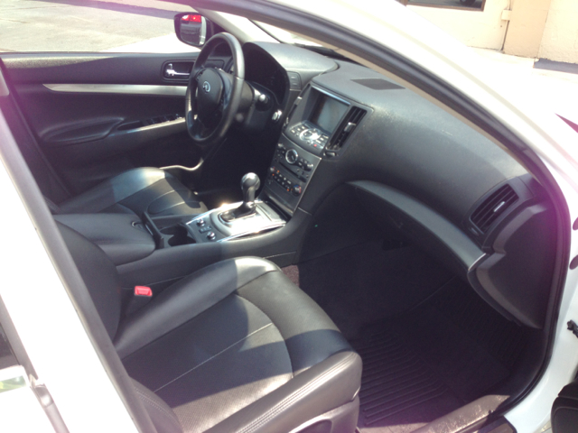 Infiniti G Sedan 2011 photo 1