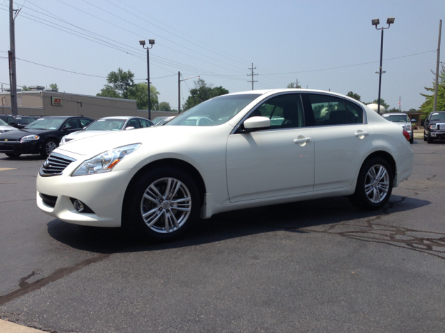 Infiniti G Sedan 2011 photo 3