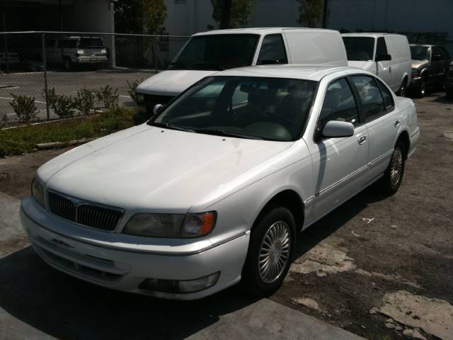 Infiniti I30 1996 photo 3