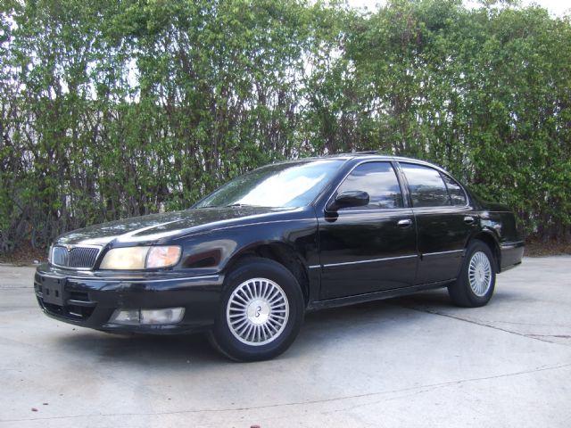 Infiniti I30 Base Sedan